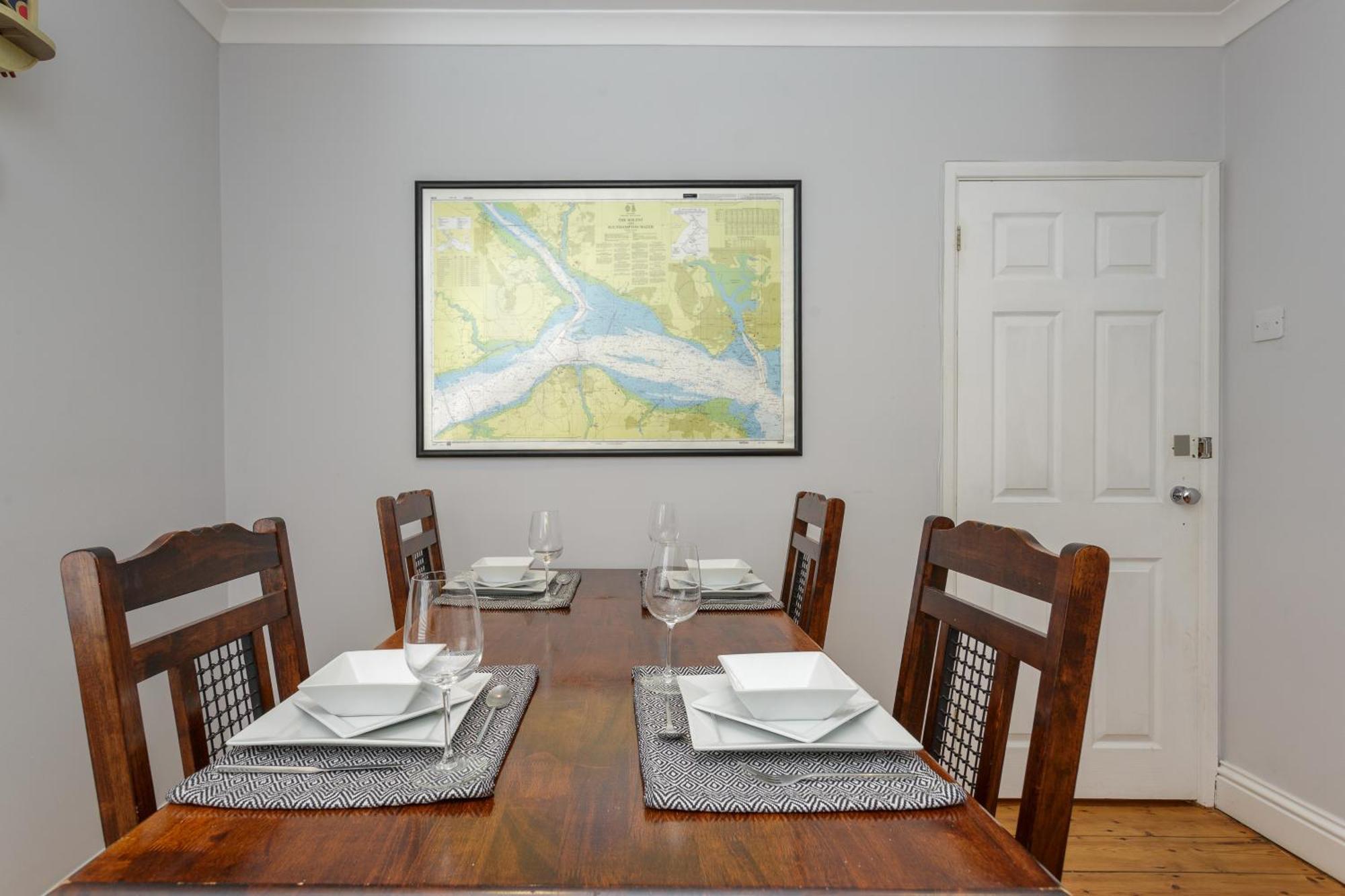Percy Terrace - Charming 2 Bedroom Town House 포츠머스 외부 사진