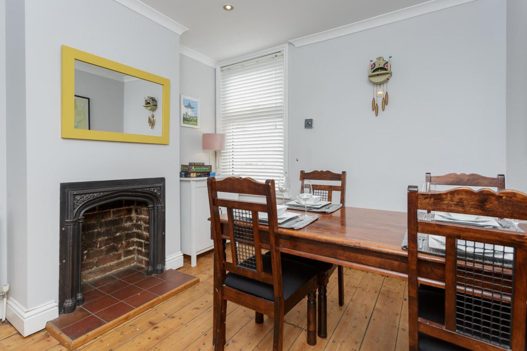Percy Terrace - Charming 2 Bedroom Town House 포츠머스 외부 사진